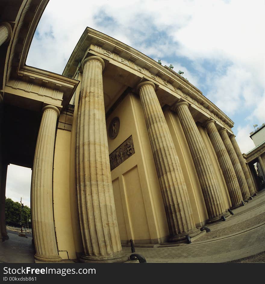 Brandenburger Tor, seen with a fish-eye lens