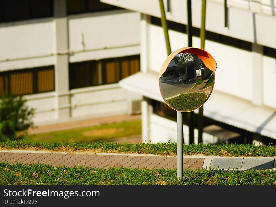 Reflection mirror in nus campus