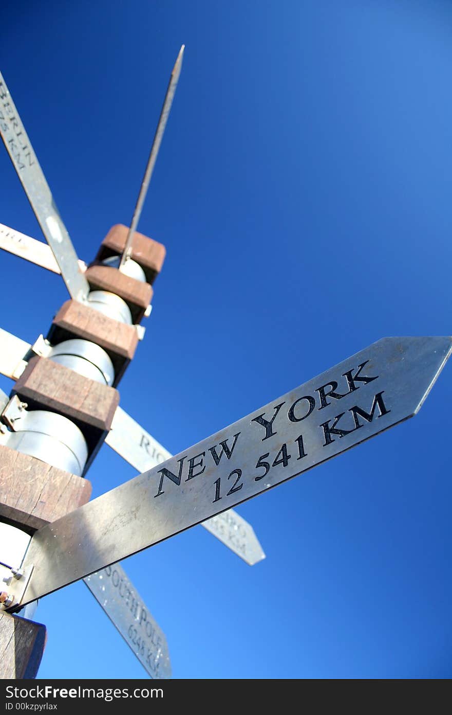 Directional sign pointing towards New York. Directional sign pointing towards New York