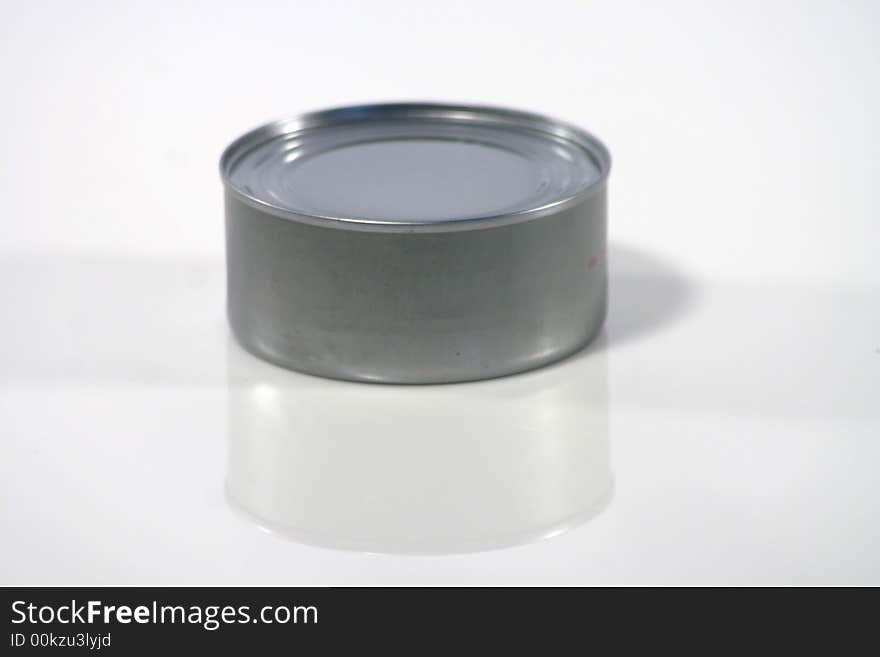 Small tin can