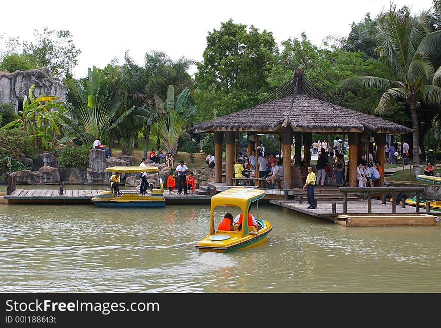 2007 national holiday in shenzhen's waterlands, a park in the west part of the city