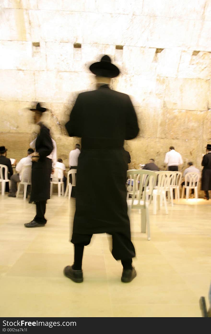 Hasidic jews by wailing wall