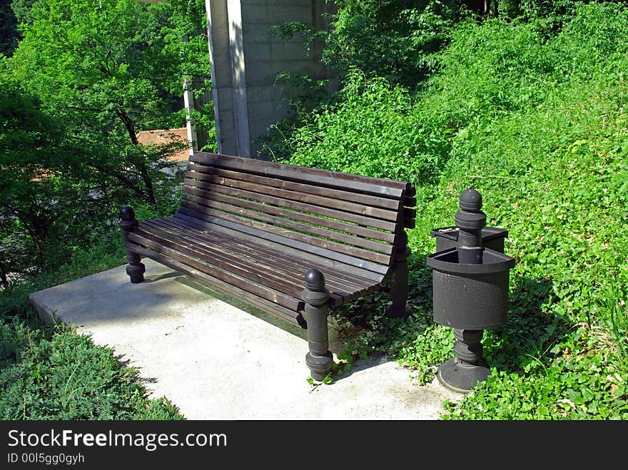 Empty park bench