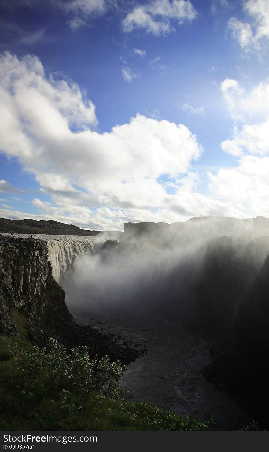 Man looking over Dettifoss