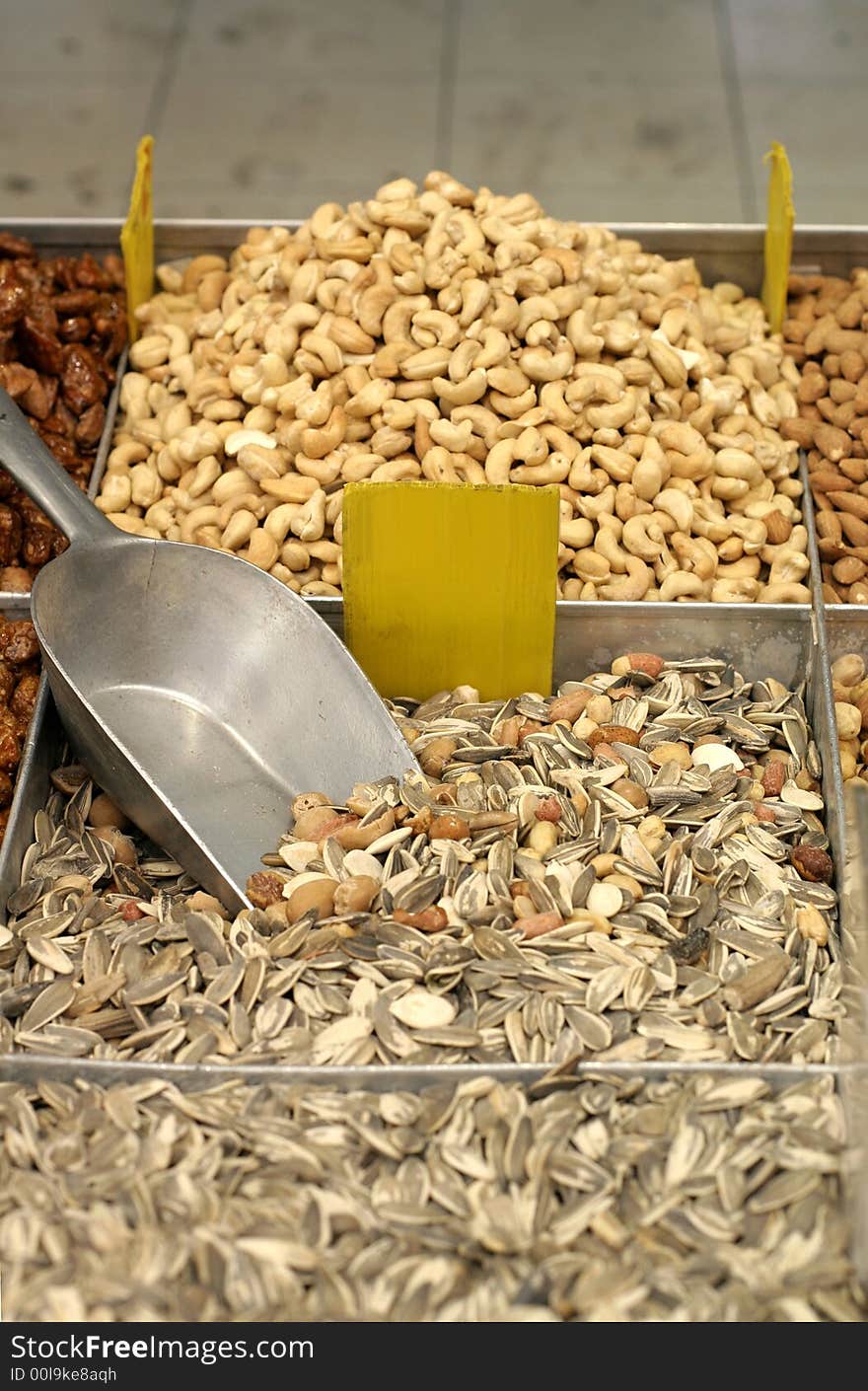 Nuts Mix In Market