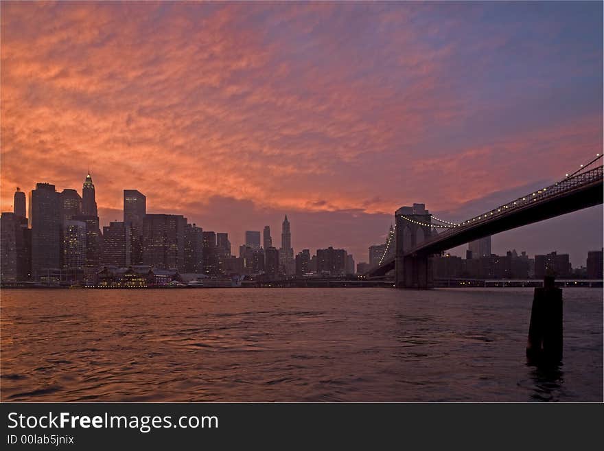 Brooklyn Bridge at sunset in lower Manhattan