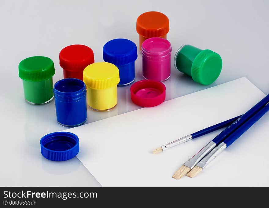 The containers paint on white background, a lot of colours