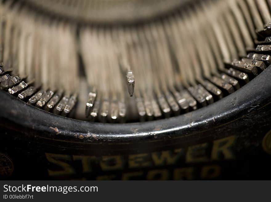 Antique bar black keys l letter mechanical old poo qwerty space type typewriter. Antique bar black keys l letter mechanical old poo qwerty space type typewriter