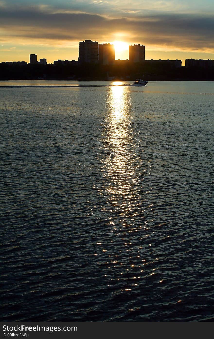 Sunset on water in Moscow