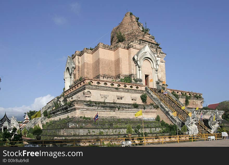 wat veraviharn chang mai thailand. wat veraviharn chang mai thailand