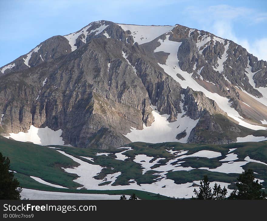 Mountain Oshten. June 2007.
Southern slope.