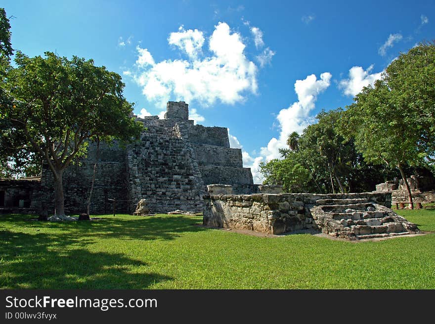 Small Ancient Mayan Pyramid found in the Yucatan