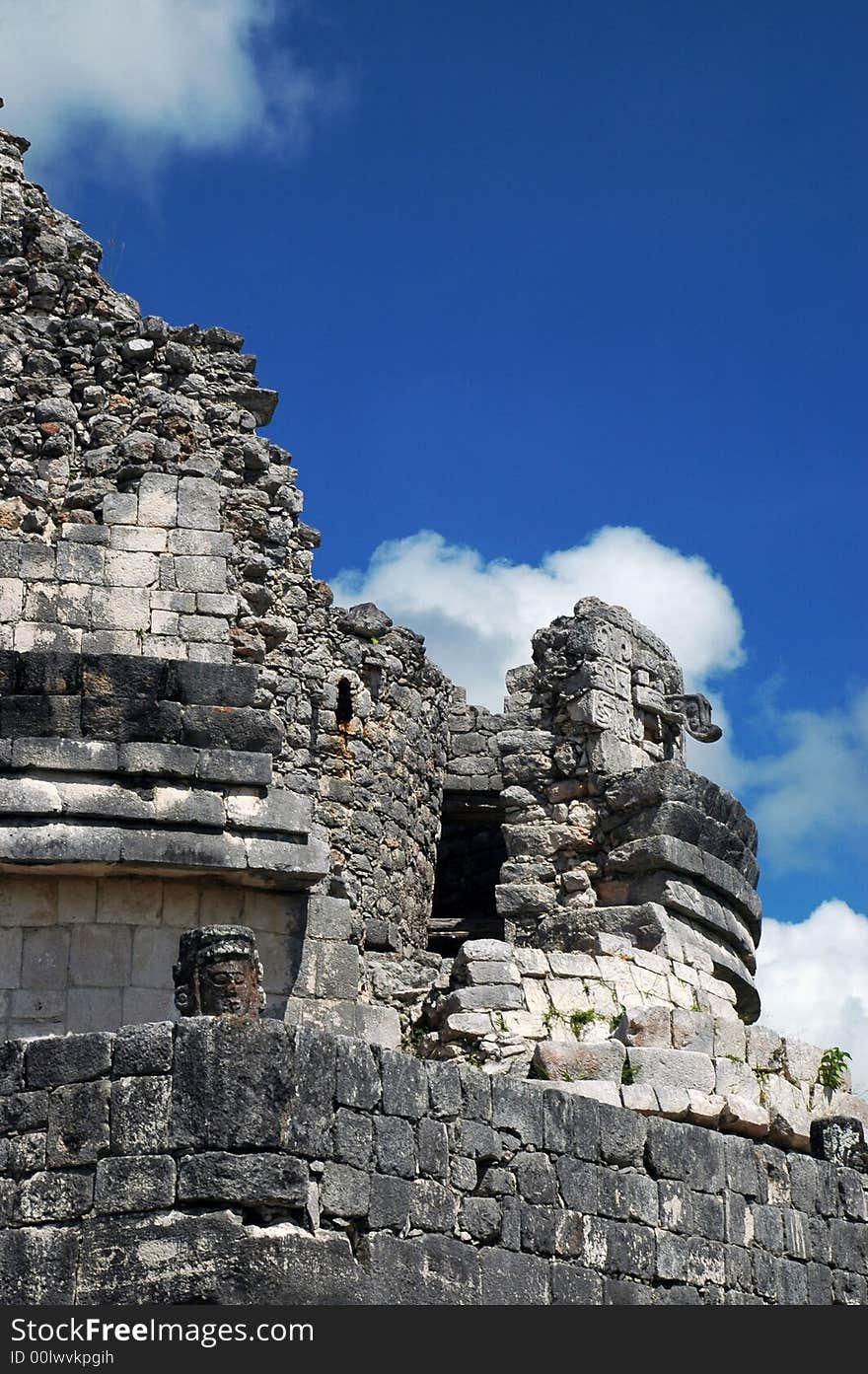 Ancient Mayan Observatory found in the Yucatan