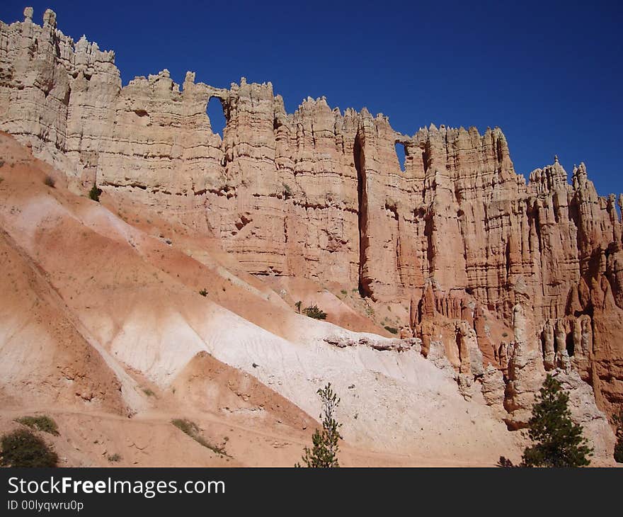 Wall of Windows is the highlight of Peekaboo Trail in Bryce Canyon National Park