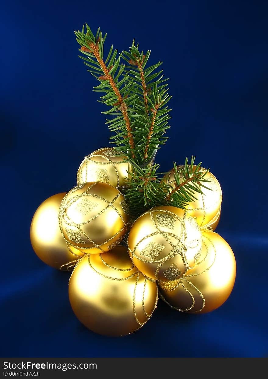 Red and yellow bulbs on Christmas tree