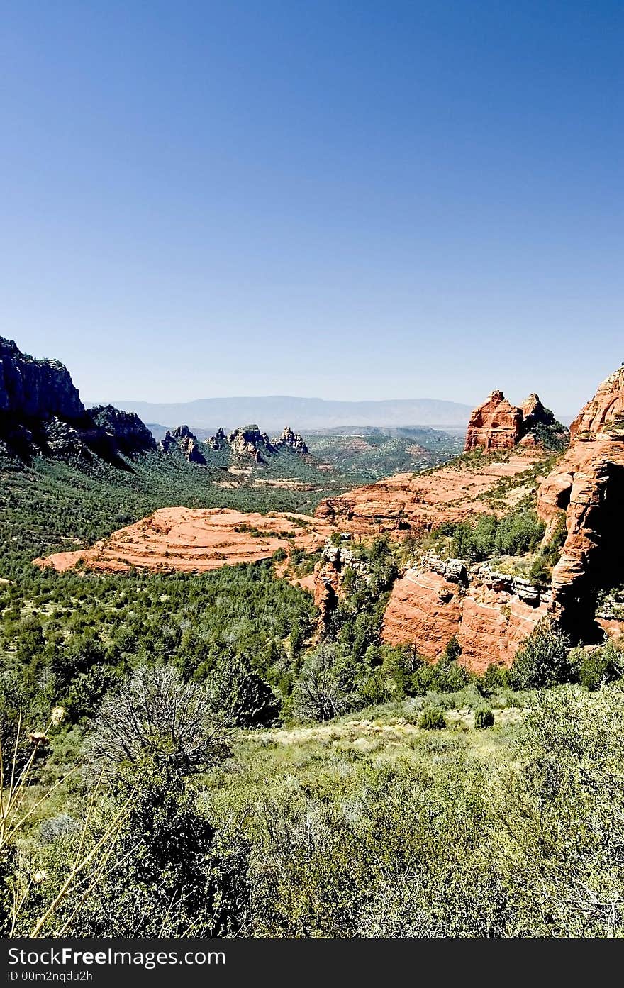 A picture of the beauty that is Sedona Arizona with the unique rock formations vegitation and  beautifull colors. A picture of the beauty that is Sedona Arizona with the unique rock formations vegitation and  beautifull colors