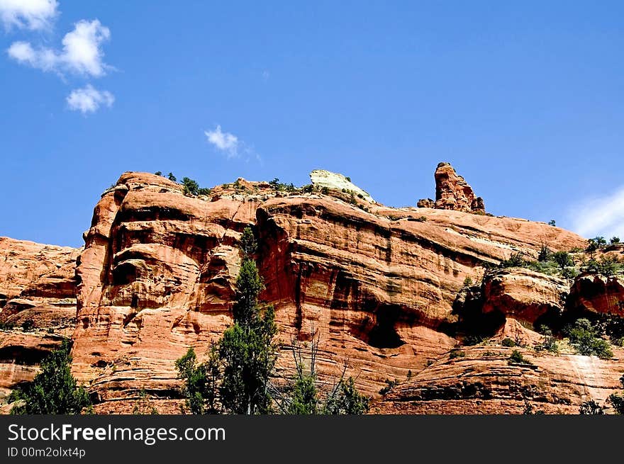 A picture of the beauty that is Sedona Arizona with the unique rock formations vegitation and  beautifull colors. A picture of the beauty that is Sedona Arizona with the unique rock formations vegitation and  beautifull colors