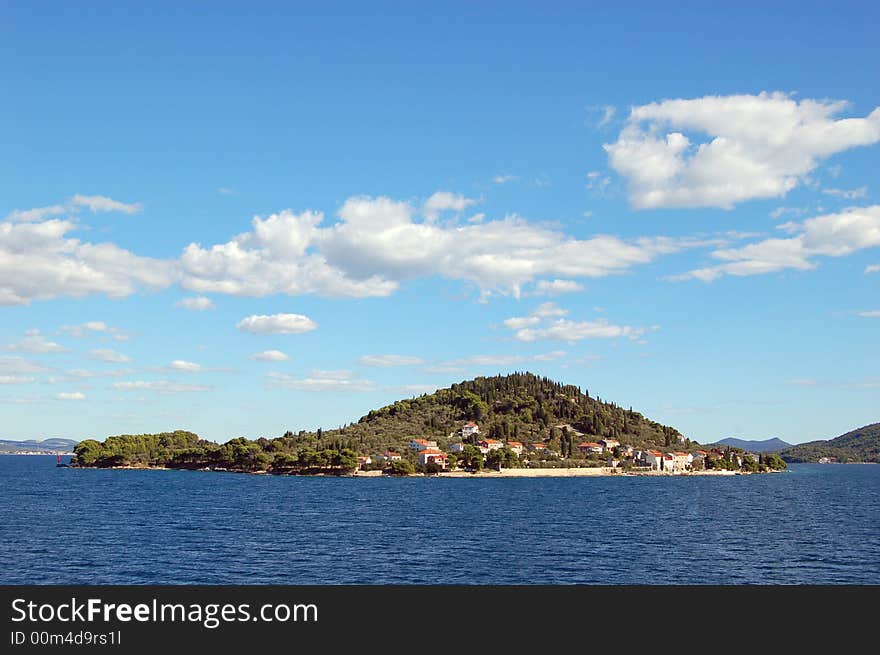 Small island Osljak near Ugljan, Adriatic sea. The island Osljak is the smallest inhabited island on the Adraitic sea. Small island Osljak near Ugljan, Adriatic sea. The island Osljak is the smallest inhabited island on the Adraitic sea.