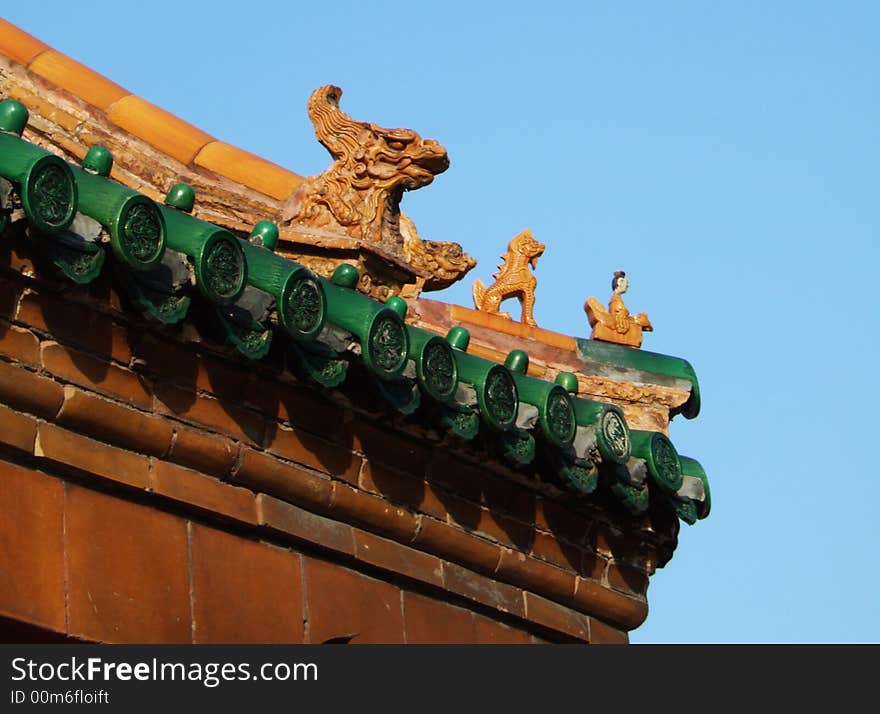 Eave and Statue in Shenyang Imperial Palace