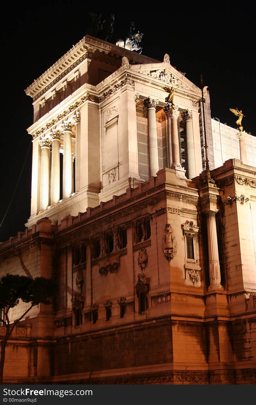 Temple at the top of Altar of the Fatherland - War Memorial - National Monument (Piazza Venezia - Venice Square - in Rome - Italy) / Night. Temple at the top of Altar of the Fatherland - War Memorial - National Monument (Piazza Venezia - Venice Square - in Rome - Italy) / Night