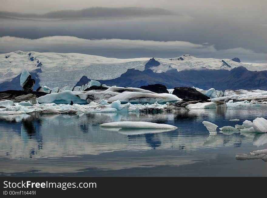 Icebergs floating in atlantic ocean