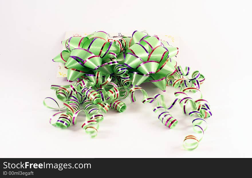 Photo green bow and gift