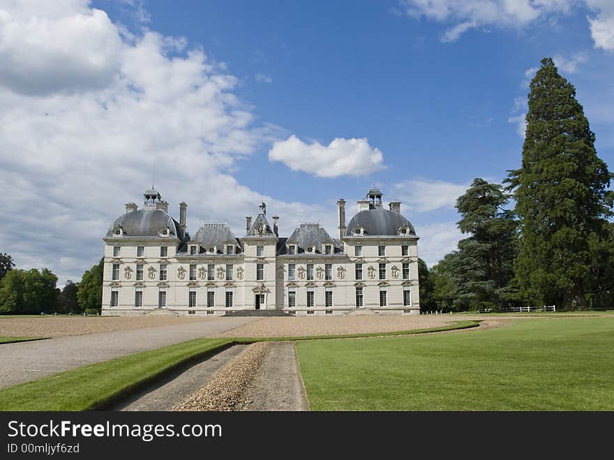 Chateau Cheverny Entrance