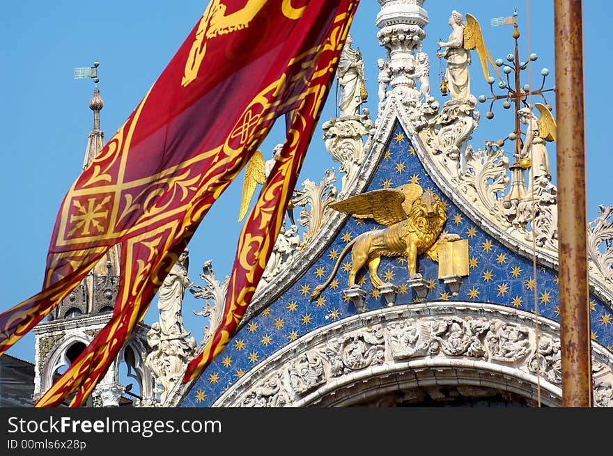 Flag and coat of arms of Venice