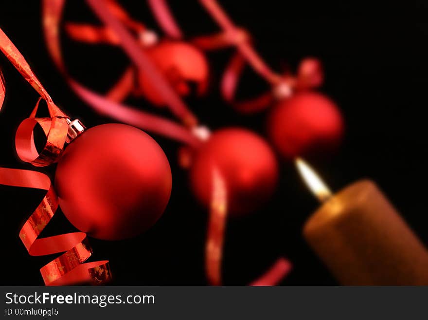 Red balls on black background - Christmas decoration