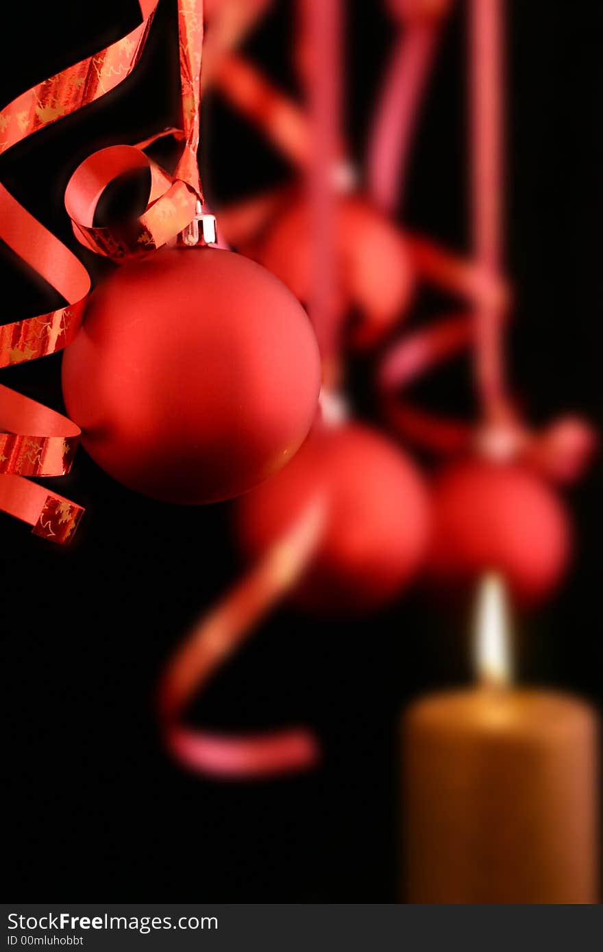 Red balls on black background - Christmas decoration