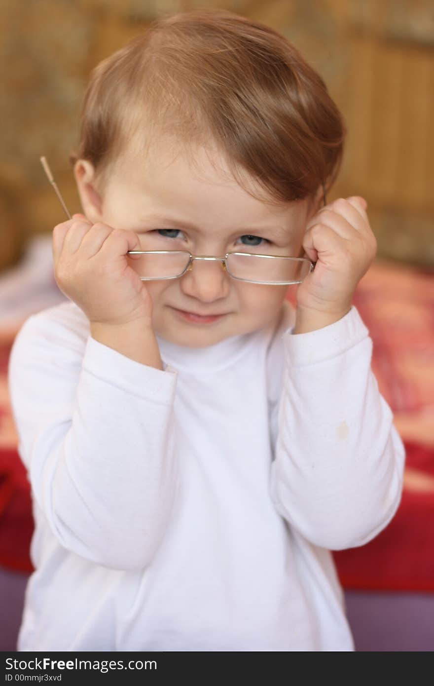 On a photo girl in glasses. portrait