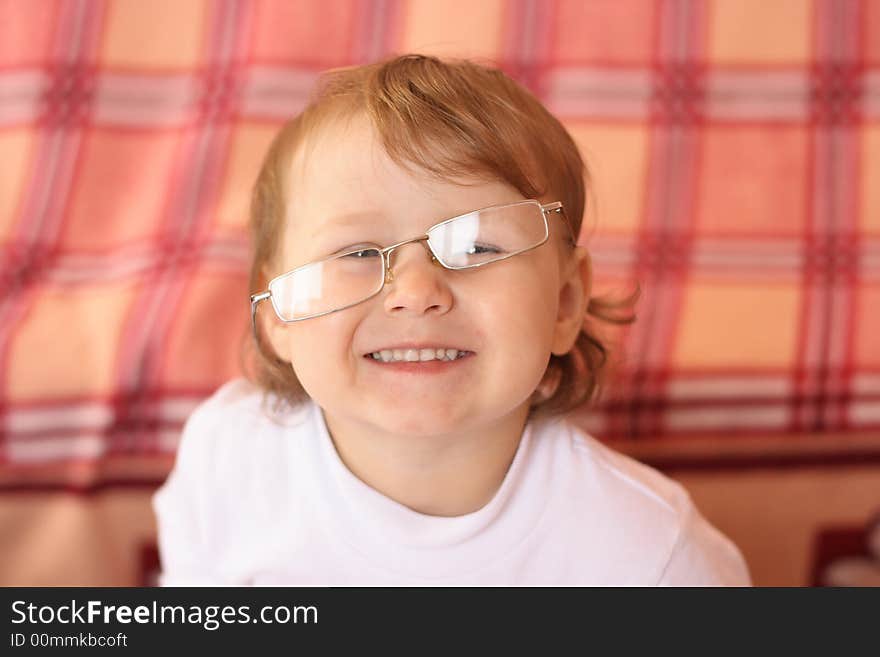 On a photo girl in glasses. portrait