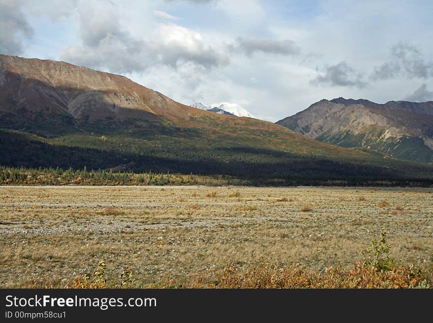 Alaska mountians in north country. Alaska mountians in north country