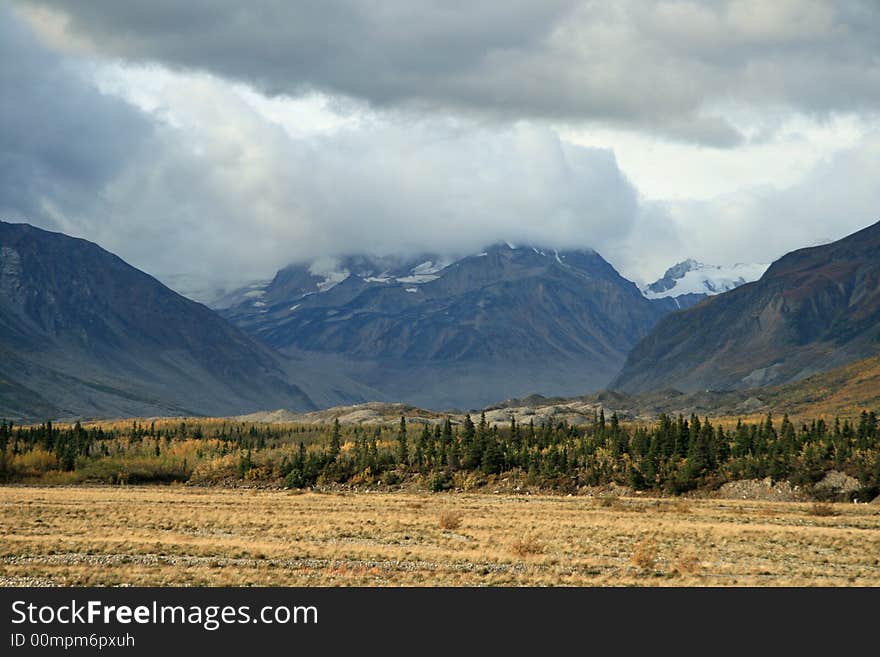 Alaska mountians in north country. Alaska mountians in north country