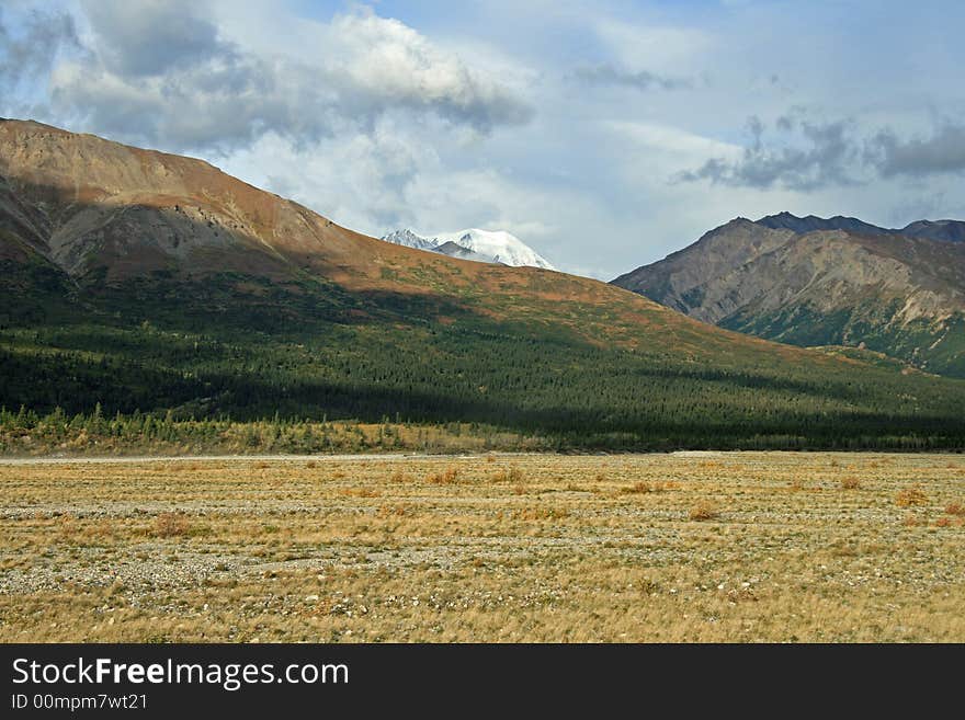 Alaska mountians in north country. Alaska mountians in north country