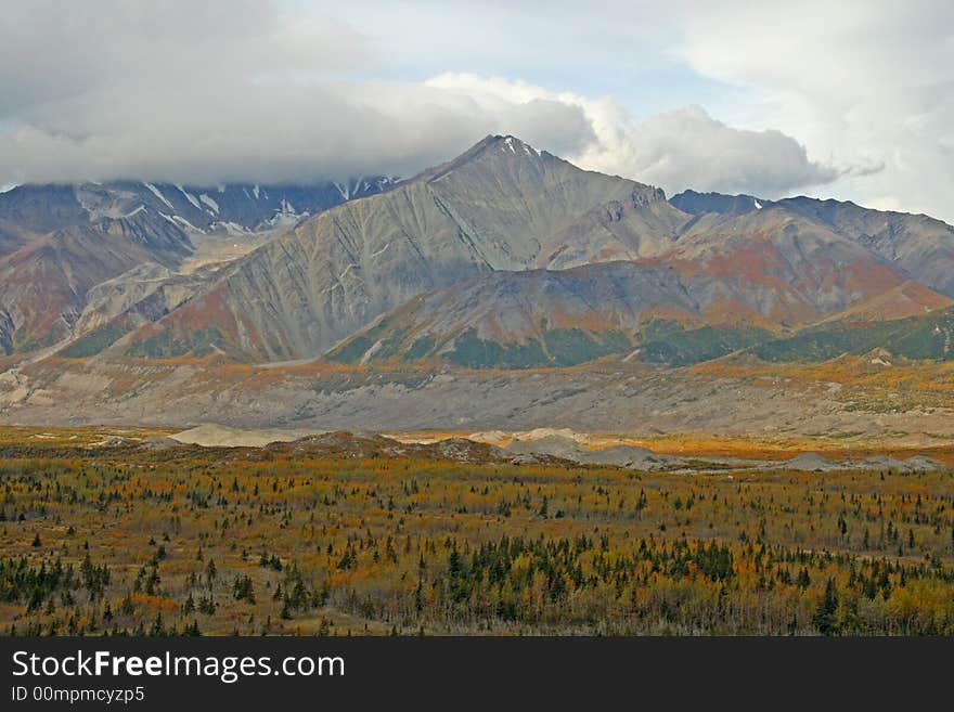 Alaska mountians in north country. Alaska mountians in north country