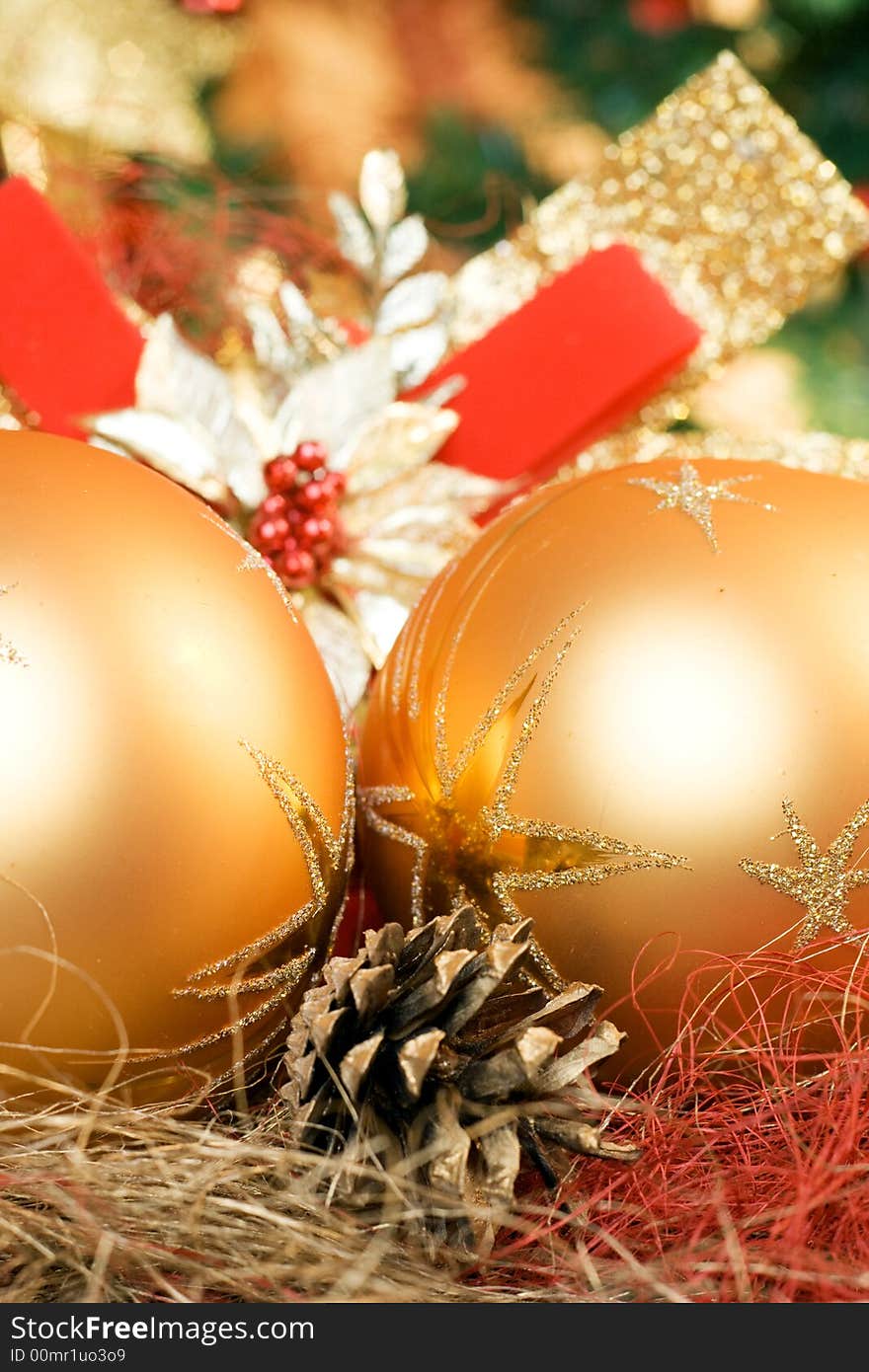 Beautiful gold balls (christmas poscard)