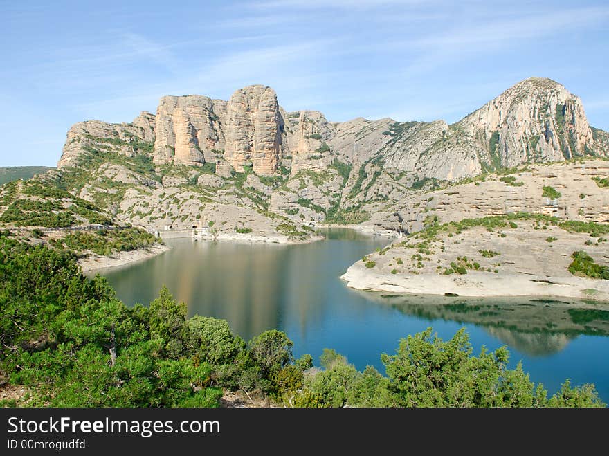 Blue lake in mountains Pirenejskih. Blue lake in mountains Pirenejskih