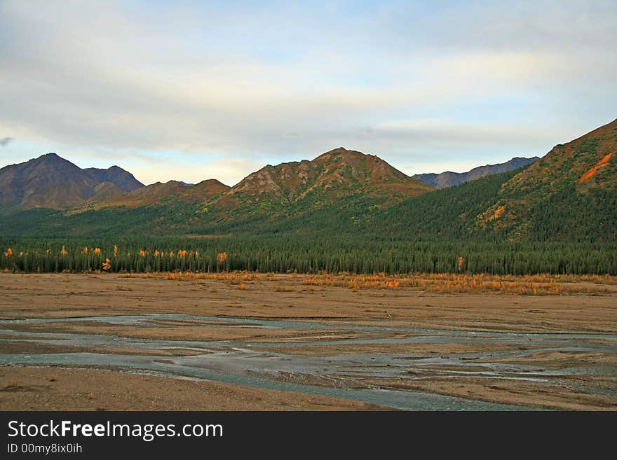 Alaska mountians in north country. Alaska mountians in north country