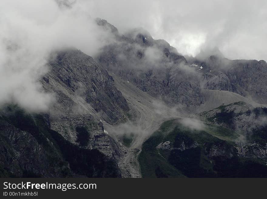 Mountains in westen China with clouds