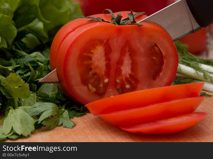 Cutting Tomato