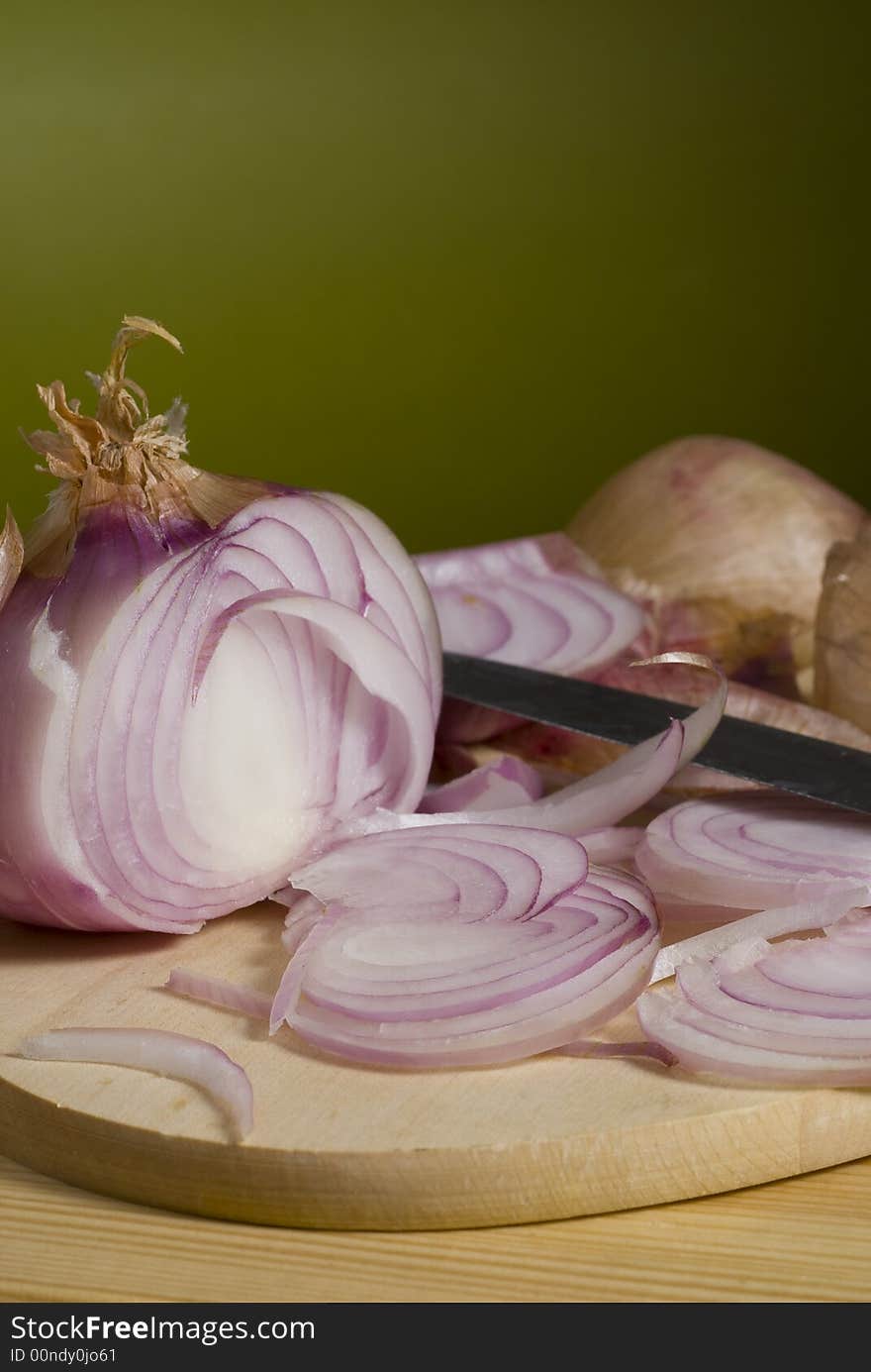 Onion on cutting board