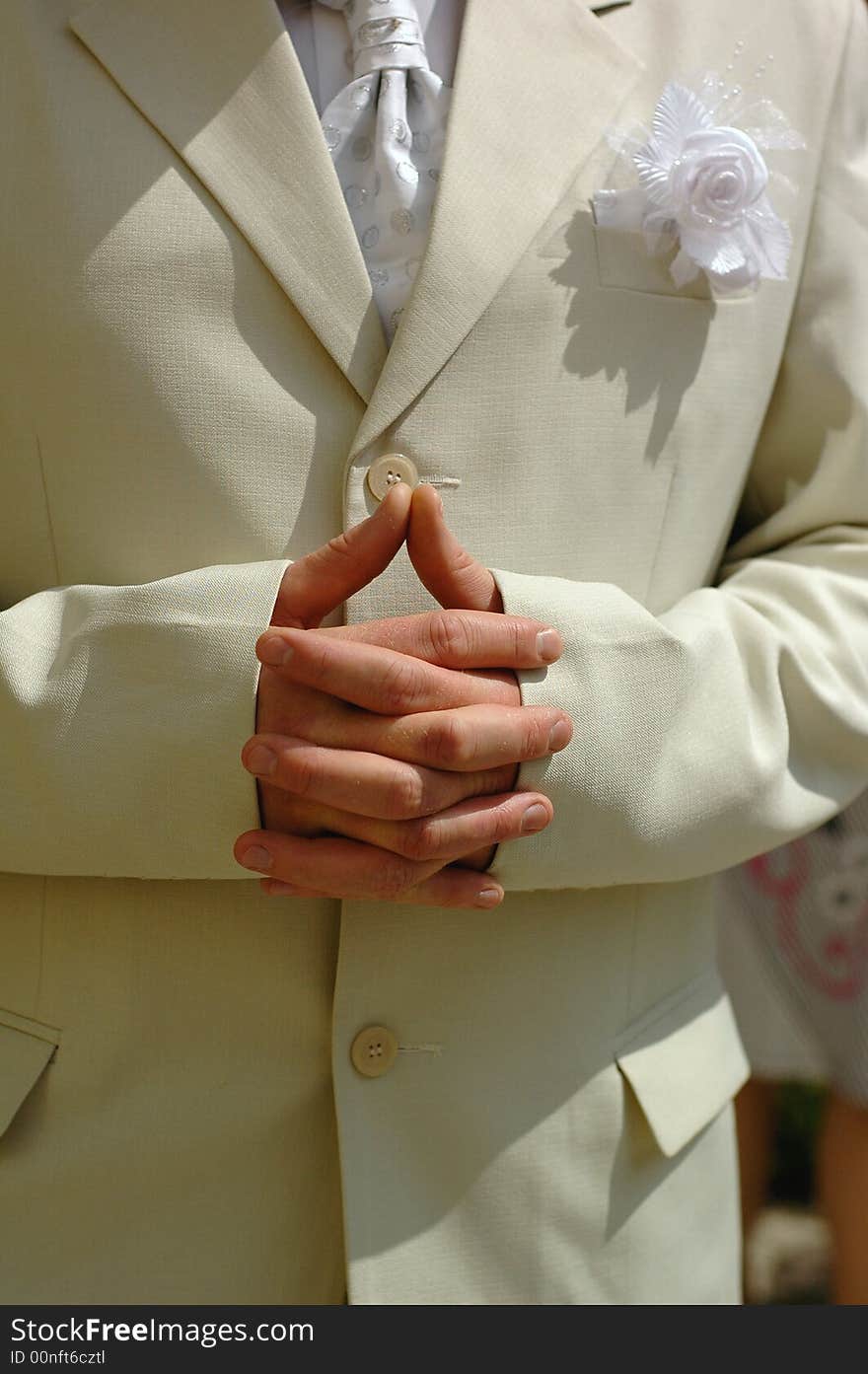 Bridegroom hands