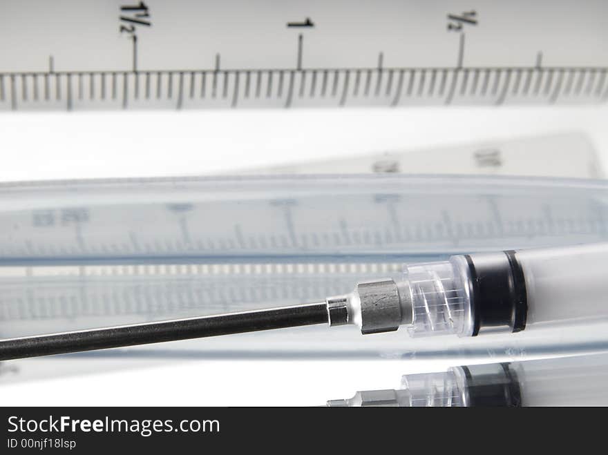 This is a medical syringe whith medical needle