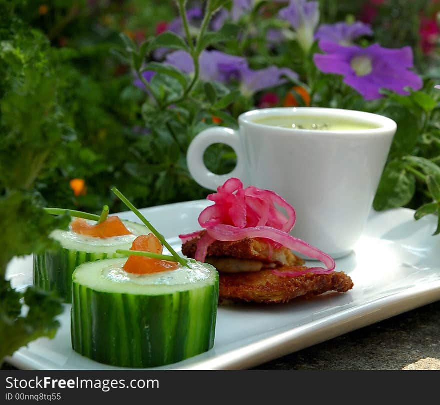 Fresh dessert platter