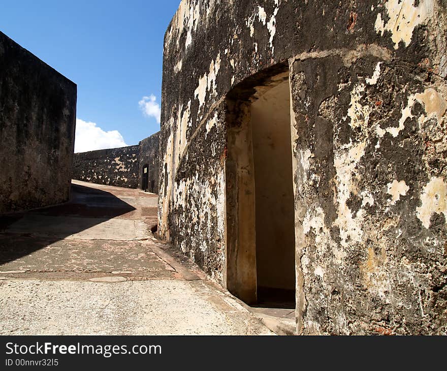 A view inside the Castillo de San Felipe del Morrow.