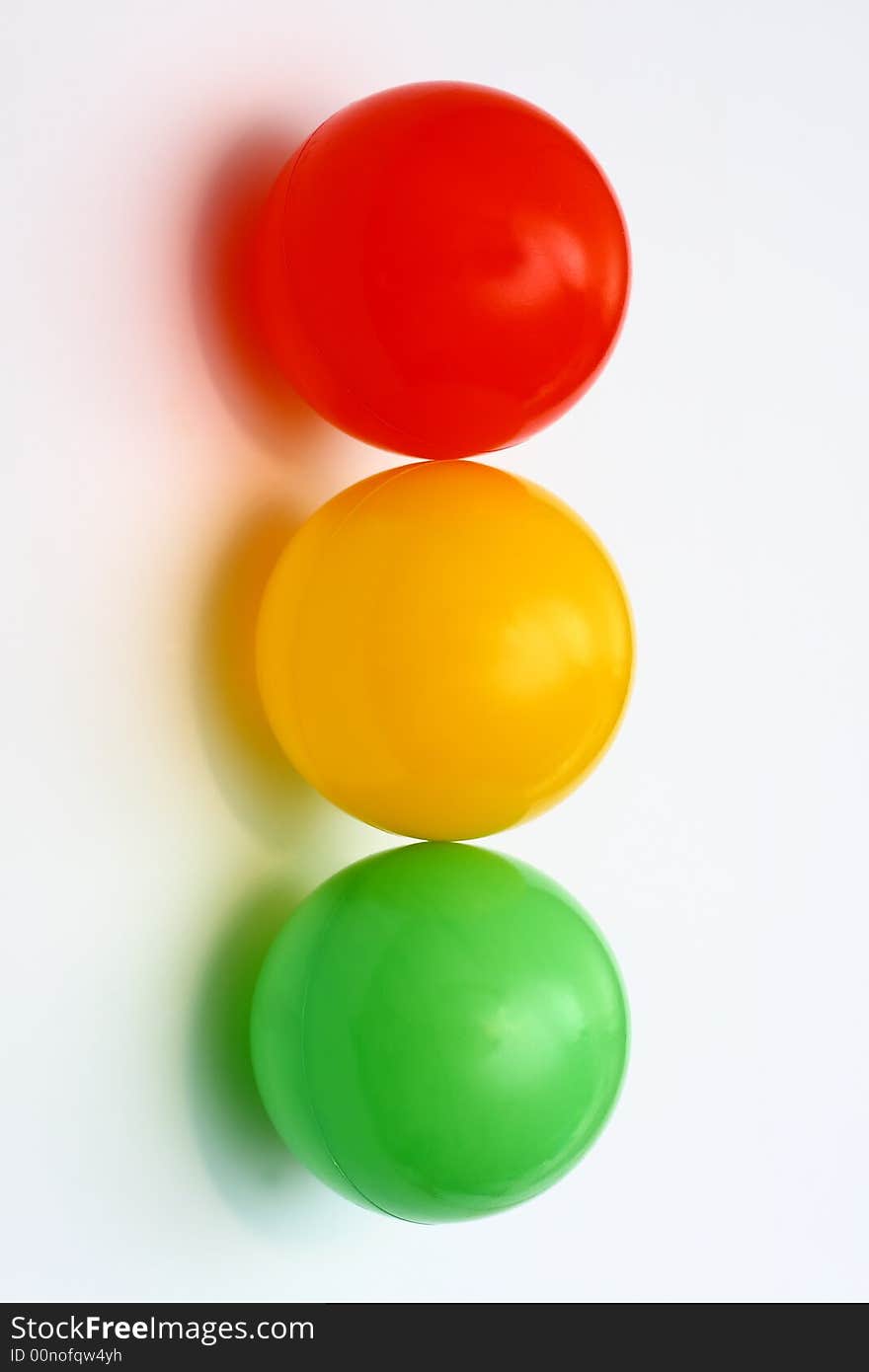 Traffic light from color balls