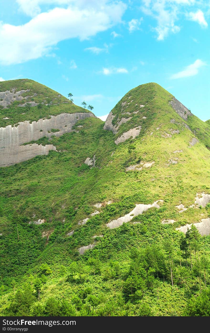 China's Guizhou Green Mountain blue syk White Cloud