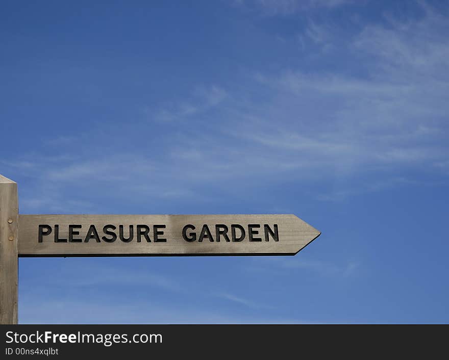 Park sign pointing to the pleasure garden