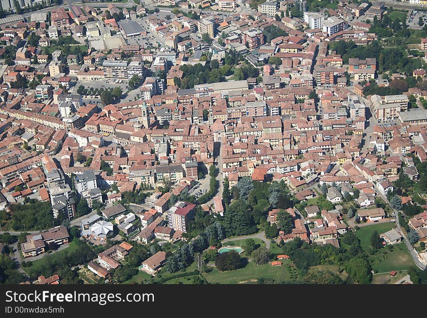 Aerial view of the town of Broni

More info on Broni http://en.wikipedia.org/wiki/Broni